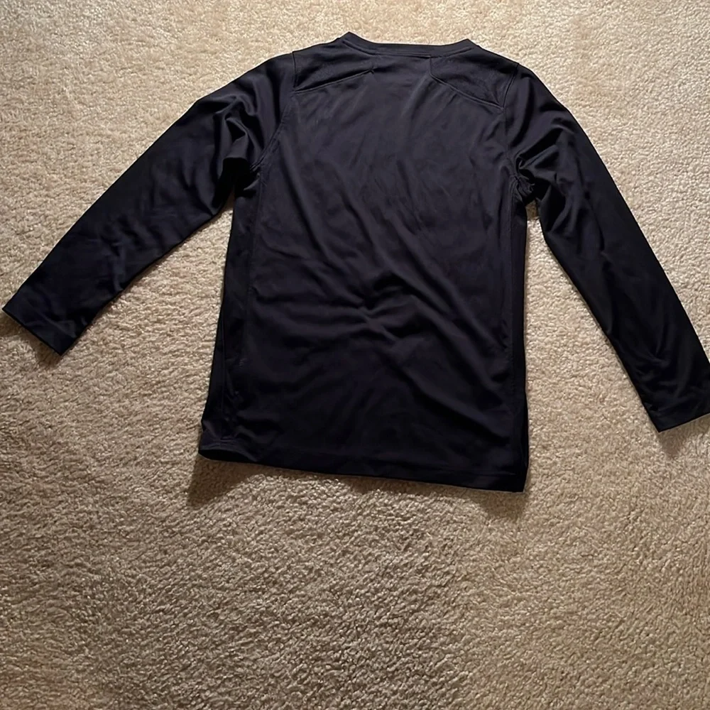 Nike dry fit long sleeve shirt, size medium